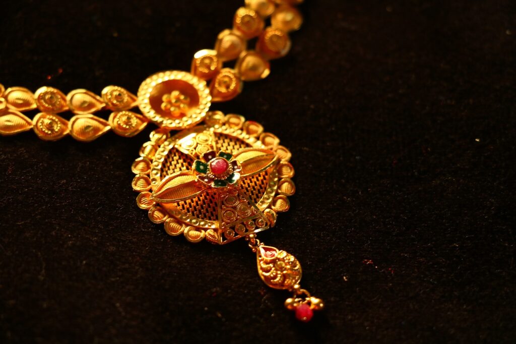 jewelry, necklace, gem-3212497.jpg